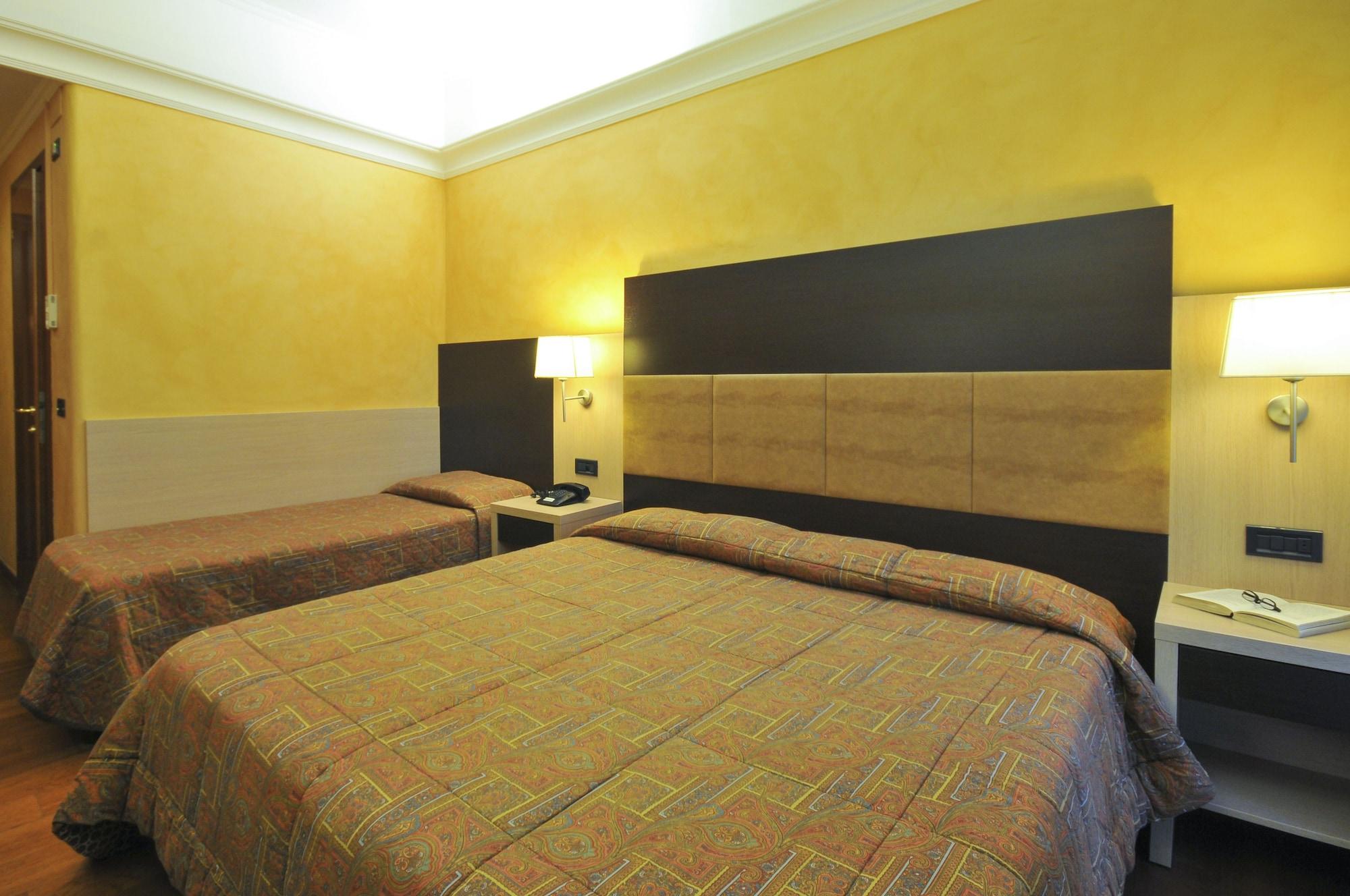 Hotel Enrichetta Desenzano del Garda Exteriör bild