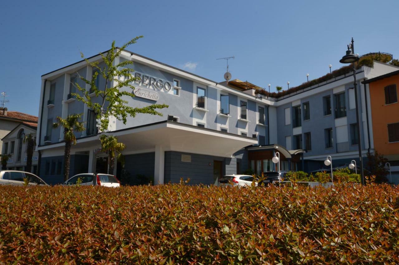 Hotel Enrichetta Desenzano del Garda Exteriör bild